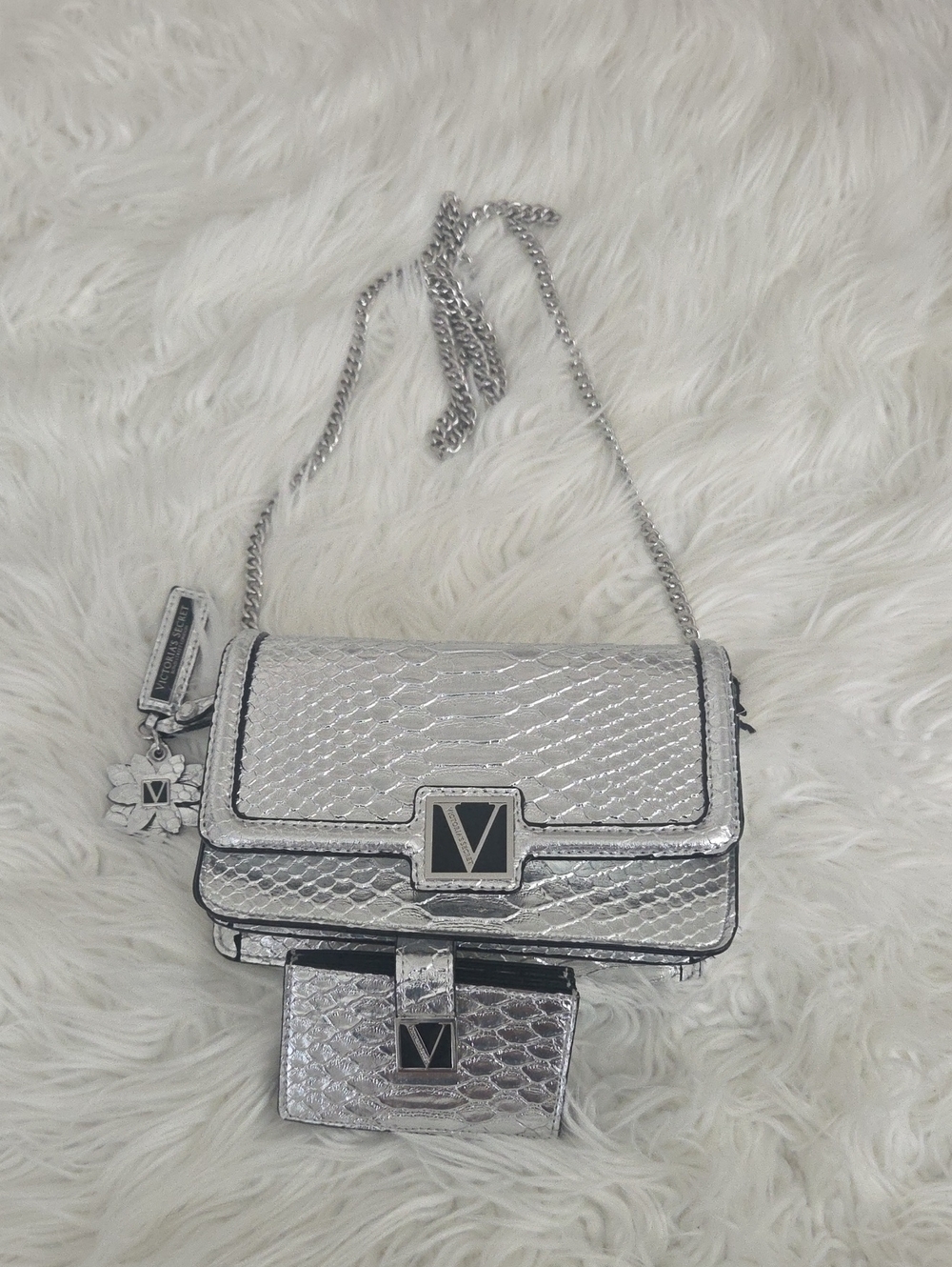 Metallic Silver Shoulder Bag with Chain Strap & Wallet